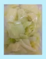 Cut instant Chinese cabbage into chunks